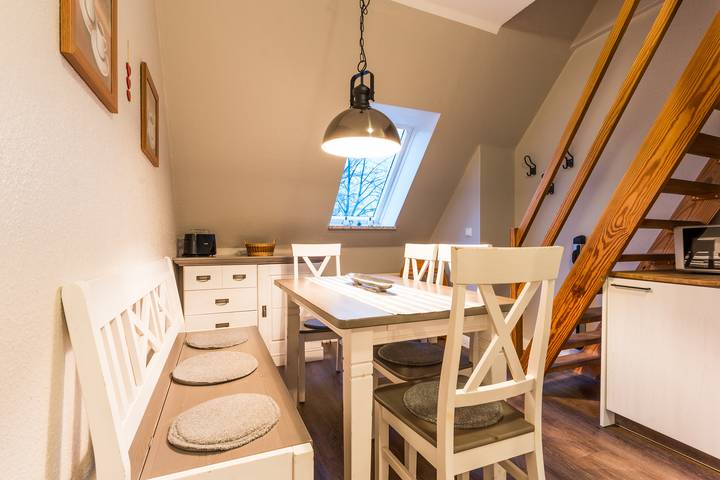 Holiday apartment for 6 people, with garden and balcony - 1