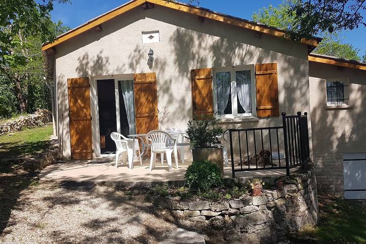 Gîte pour 4 personnes, avec Terrasse et Jardin à Lalbenque