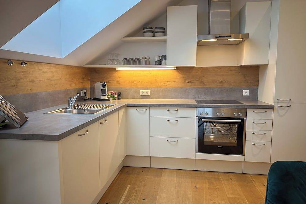 Ganze Wohnung, \"Eight\" – Premium Apartments Seekirchen, Dachgeschoss, 2 Schlafzimmern & Balkon in Seekirchen am Wallersee, Bezirk Salzburg-Umgebung