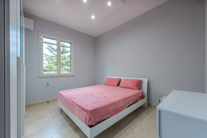 Villa 'Villino Giovanna' with Private Terrace, Wi-Fi and Air Conditioning in Trabia, Palermo Province