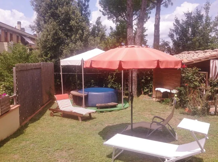 Apartamento de vacaciones para 5 personas, con terraza además de jacuzzi y jardín - 1