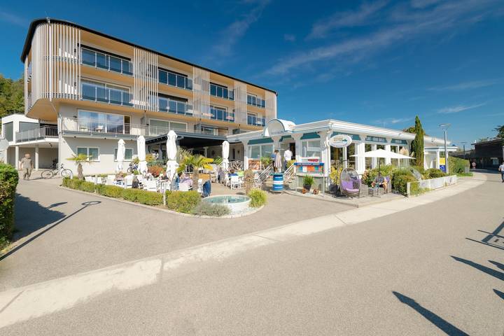 Ferienwohnung für 4 Personen, mit Balkon und Terrasse sowie Garten und Seeblick am Klopeiner See