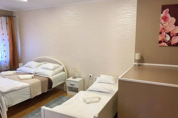 Ganze Wohnung, Spacious, family-friendlyapartmelt in the city center with secure parking lot! in Szeged, Kleingebiet Szegedin
