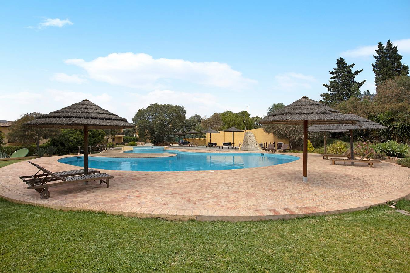 Villa Arrancada 7 avec vue sur les montagnes, piscine, jardin et Wi-Fi in Pêra, Alcantarilha e Pêra