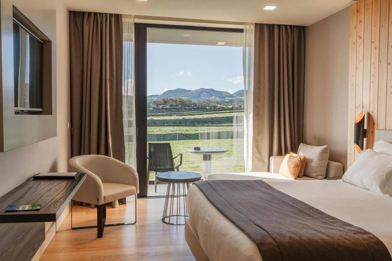 Double Room with Mountain View in São Miguel Island, Fenais da Luz