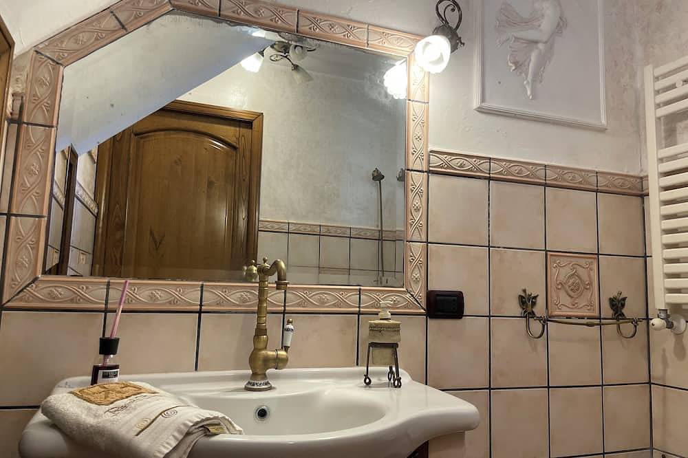 Italian-style sea-view cottage suspended between Sorrento and the Amalfi Coast in Torca, Neapel Provinz