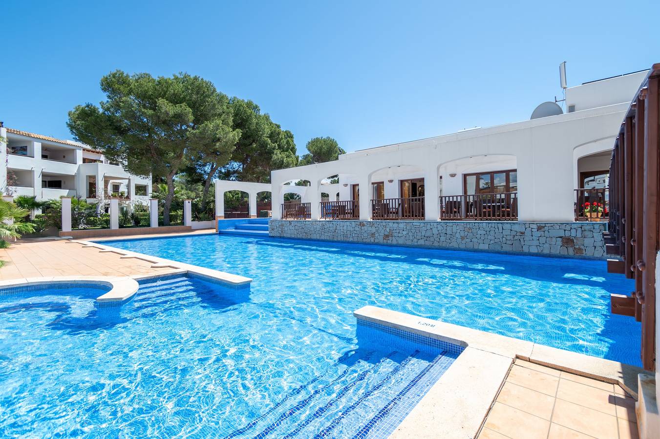Appartement entier, Appartement 'Marena' avec piscine partagée, Wi-Fi et climatisation in Cala d'Or, Santanyí
