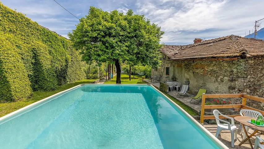 Ferienhaus für 5 Personen, mit Pool und Terrasse sowie Garten, mit Haustier in Domaso