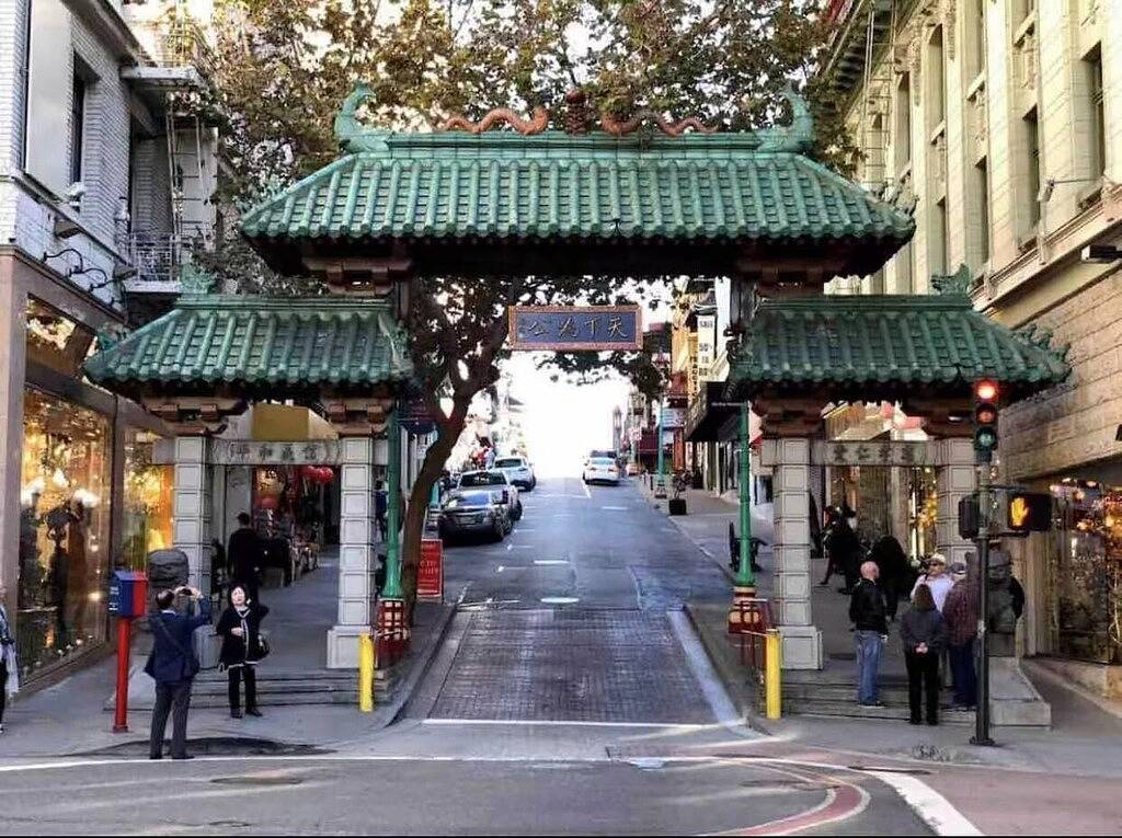 Exceptional Hilltop Villa with Panoramic View in San Francisco, Nordkalifornien