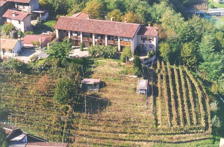 Chambre d’hôte pour 4 personnes, avec Balcon et Terrasse ainsi que Jardin et Vue