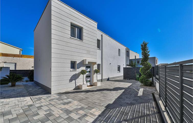 Ferienhaus für 8 Personen, mit Pool und Terrasse - 1