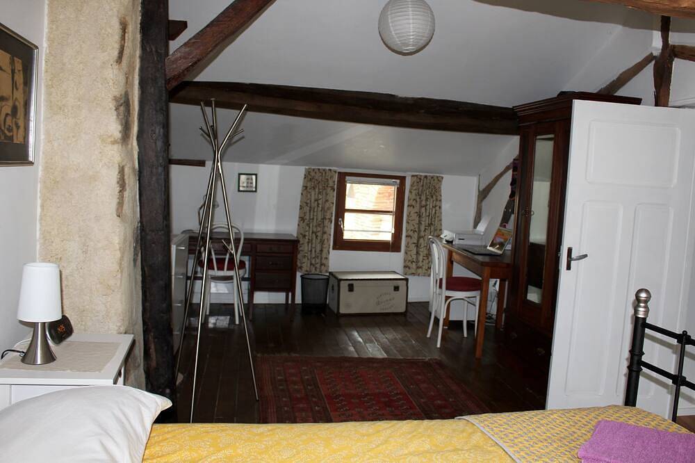 Maison de village avec grand jardin privé in Saint-Antonin-Noble-Val, Tarn-et-Garonne