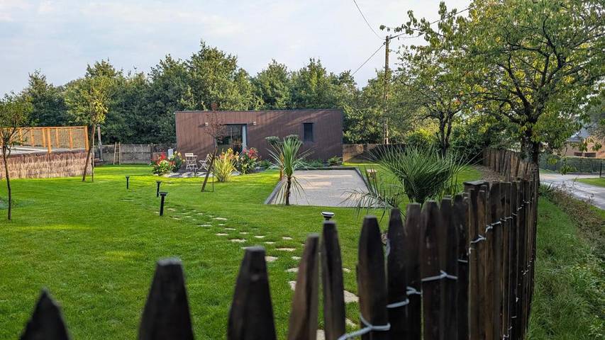 Gîte pour 2 personnes, avec Jacuzzi et Terrasse ainsi que Jardin et Piscine à Pancé