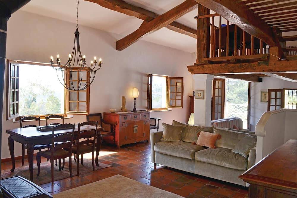 Gorgeous home in Montauroux, Var in Montauroux, Mediterranean Coast (France)