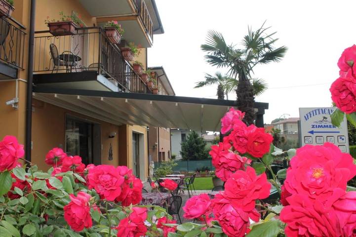 Chambre d’hôte pour 2 personnes, avec piscine et balcon à Bardolino