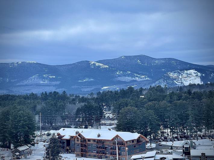 Vacation rental for 8 people, with hot tub and balcony in North Conway