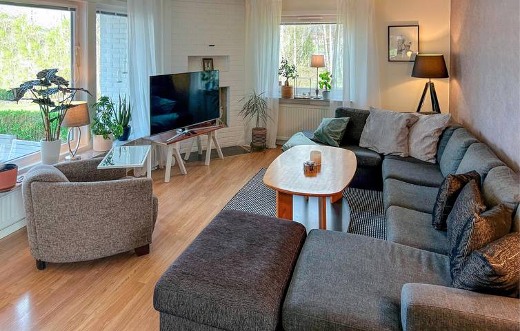 Hus för 8 Personer med trädgård in Vimmerby, Småland