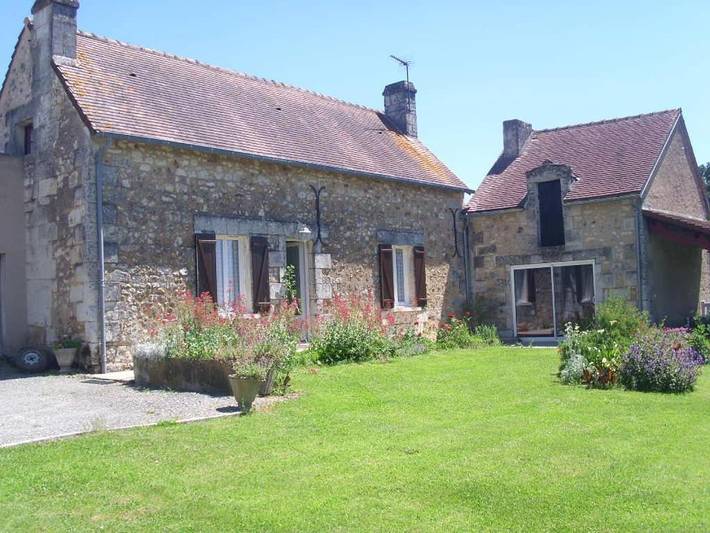 Location de vacances pour 4 personnes, avec jardin à Senillé