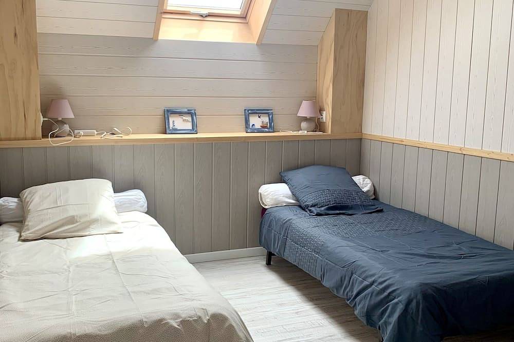 Gite for 4 people, ideal for family vacations between land and sea in Plouhinec (Finistère), Côte de Cornouaille