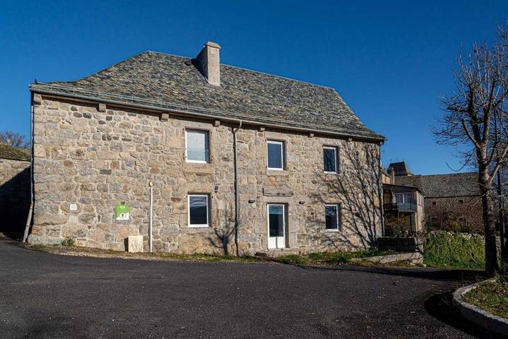 Location de vacances pour 8 personnes, avec jardin à Recoules-d'Aubrac - 3