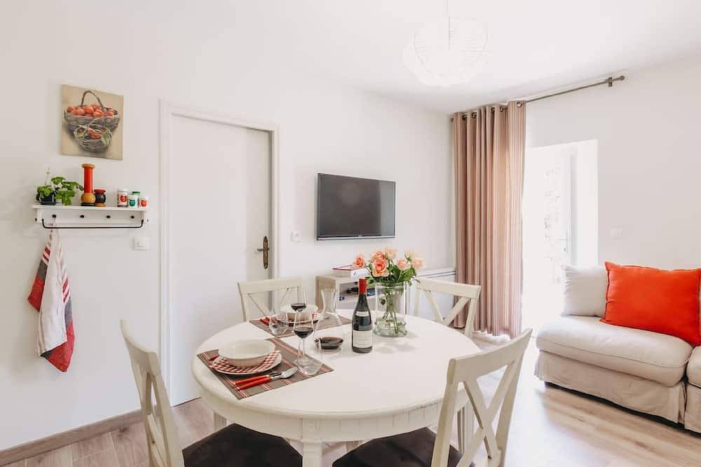 Ganze Wohnung, Charmante Ferienwohnung mit Terrasse und Pool in Armissan, Narbonne und Umgebung