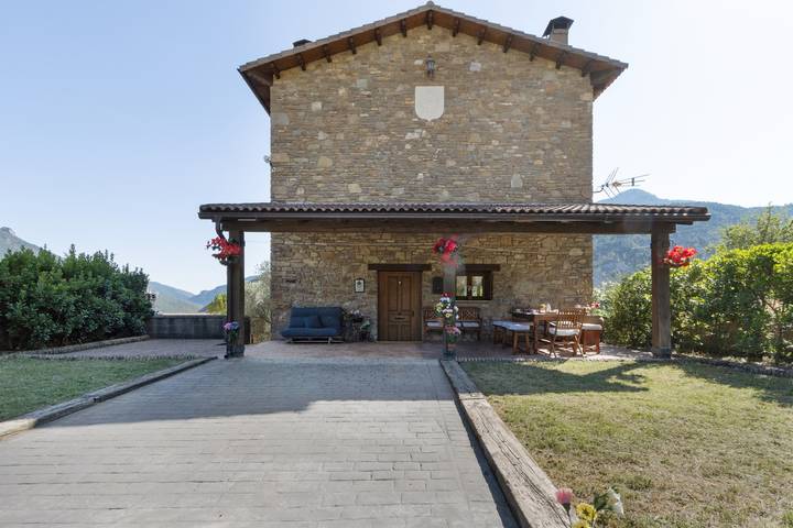 Casa rural para 9 personas, con Jardín en Provincia de Huesca