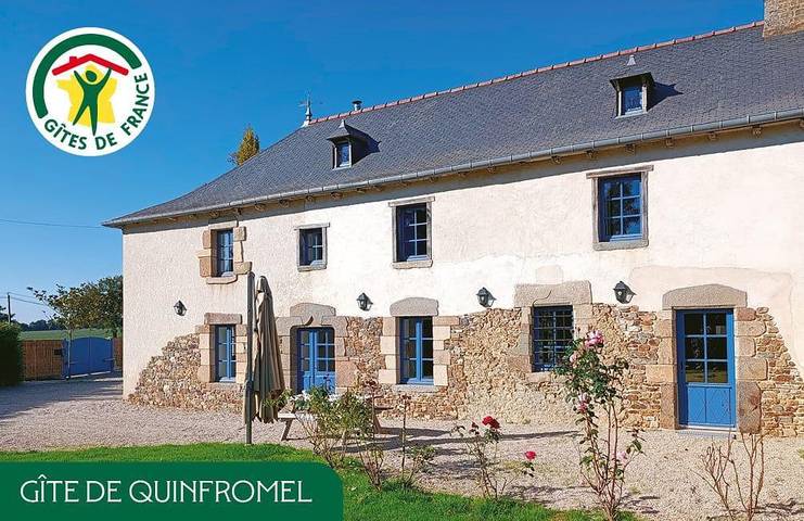 Gîte pour 14 personnes, avec Jardin et Vue à Montfort-sur-Meu