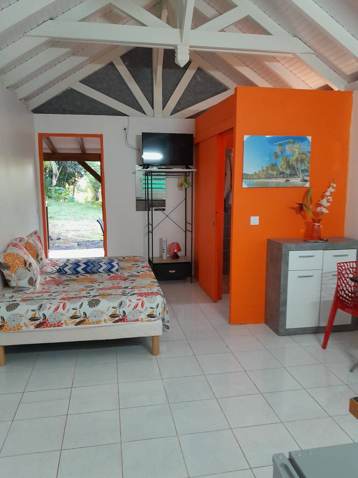 Charming Bungalow in Petit-Bourg with Private Garden in Petit-Bourg, Guadeloupe (Caribbean)