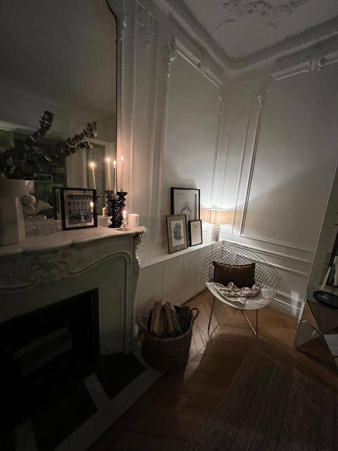 Appartement entier, Grand appartement Haussmannien à 12 min de Paris - chic spacious classic Parisian apartment in Enghien-les-Bains, Val-d'Oise