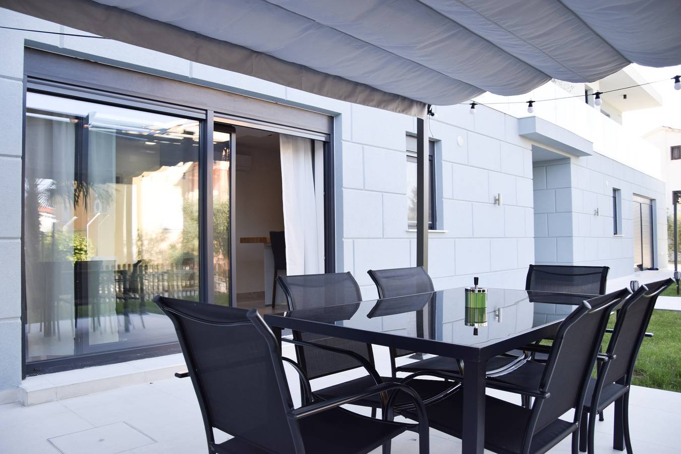 Ganze Ferienwohnung, 2 Bed House - Sleeps 4 - Garden - Parking - Wifi in Raša, Ostküste Istrien
