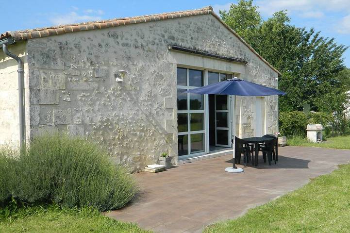 Location de vacances pour 4 personnes, avec Terrasse et Jardin à Saint-Hilaire-du-Bois