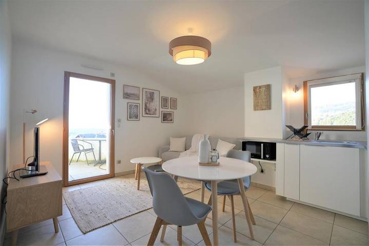 Location de vacances pour 2 personnes, avec Terrasse et Vue à Cruseilles