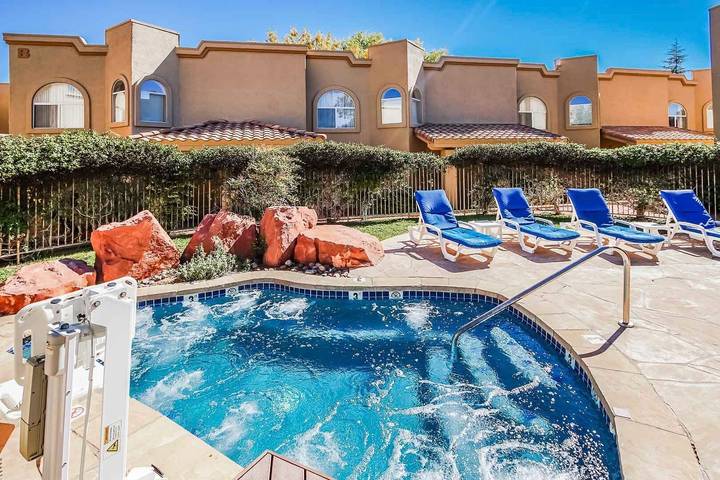 Holiday apartment for 4 people, with balcony and sauna as well as pool - 1