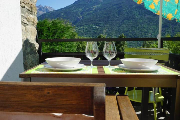 Gîte pour 4 personnes, avec terrasse et vue dans Roisan - 2