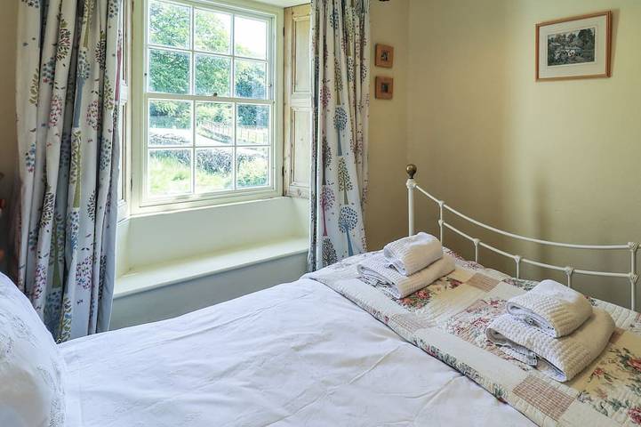 Ellis Howe, family friendly, character holiday cottage in Torver in Lake District