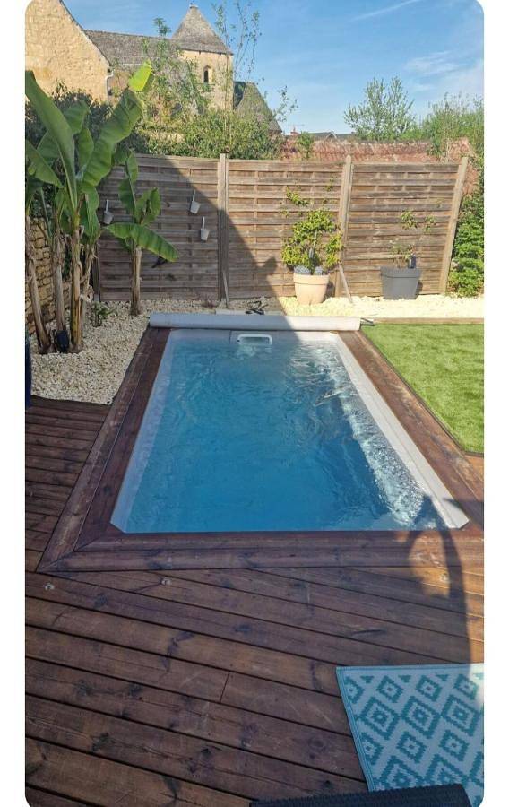 Location de vacances pour 6 personnes, avec piscine et terrasse ainsi que jardin et vue à Archignac - 3