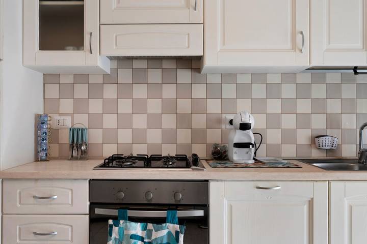 Holiday Home 'Apartment For 6 People Near The Sea' with Balcony, Wi-Fi and Air Conditioning in Pivarada, Alghero