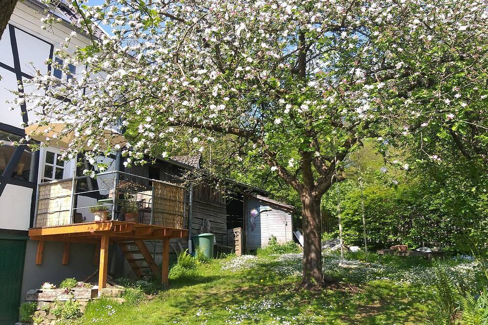 Ganze Wohnung, Loft in Nümbrecht\nferienwohnung Kunstvolle Bleibe in Nümbrecht, Oberbergischer Kreis
