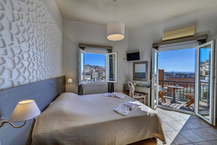 Maison d’hôte pour 4 personnes, avec jardin et vue dans Syros - 2