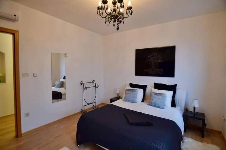 Villa Wolkenhawk - Fünf Schlafzimmer Villa mit Hallenbad in Zagreb, Zagreb und Umgebung