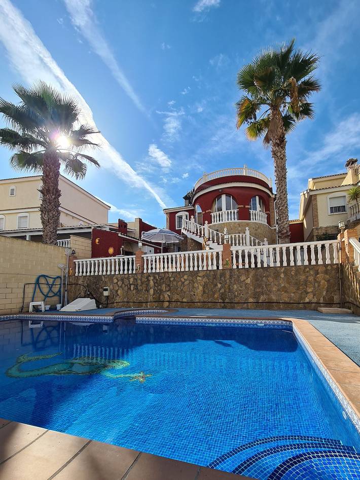 Casa de vacaciones para 14 personas, con Piscina en Monforte del Cid