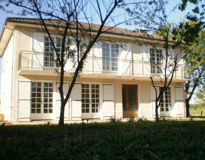 Gîte pour 12 personnes, avec terrasse ainsi que piscine et jardin, animaux acceptés dans Parc naturel régional Périgord-Limousin - 3