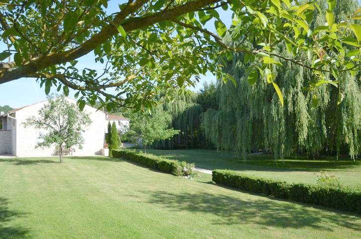 Location de vacances pour 2 personnes, avec piscine et jardin à Saint-Hilaire-de-Villefranche - 4