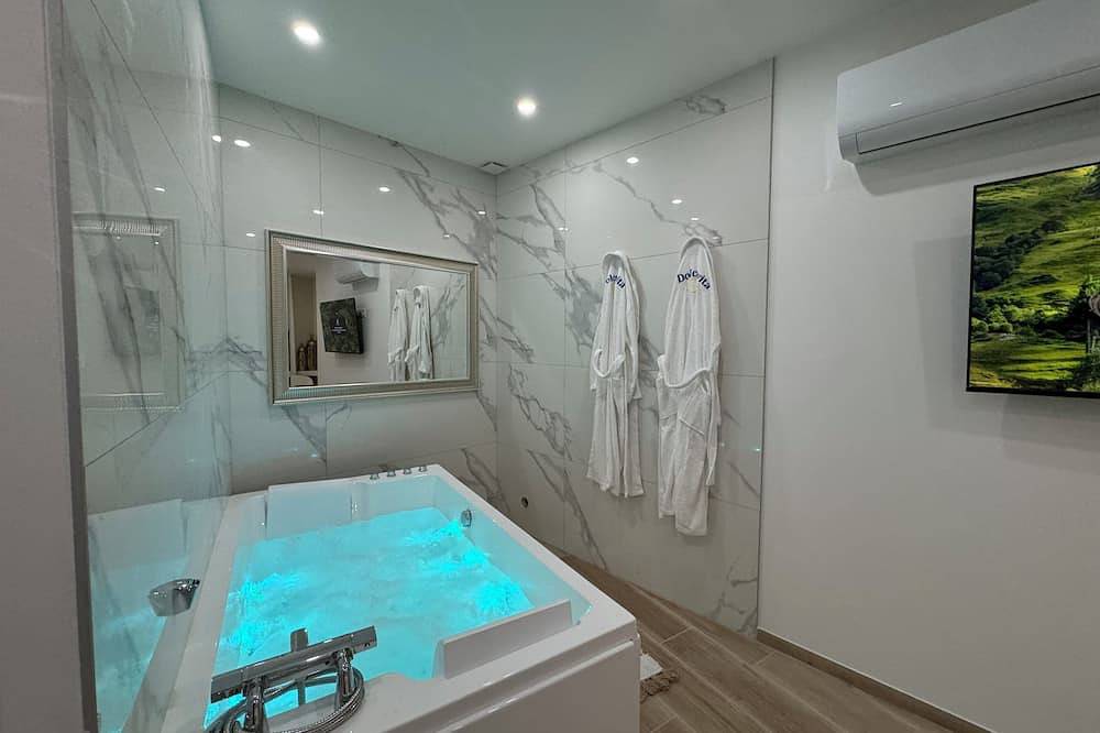 Appartement entier, Dolce Vita, apparemment luxueux avec balnéothérapie in Mornant, Rhône