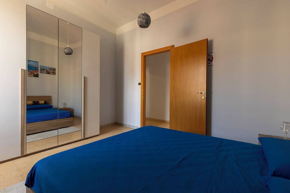 Apartamento entero, In the central area of Pompeii, a few meters from the Sanctuary and the Excavations. in Pompeya (Nápoles), Parque nacional del Vesubio