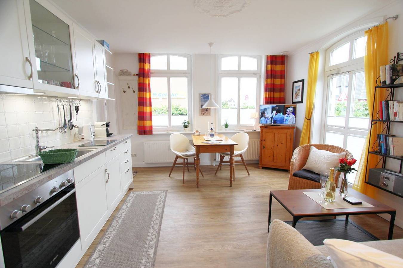 Ganze Wohnung, Helle und liebevoll gestaltete Ferienwohnung auf einer Ebene im Erdgeschoss in Wenningstedt, Sylt
