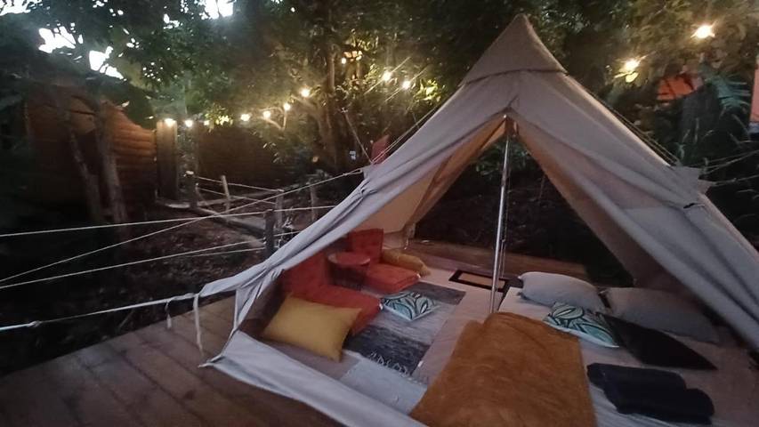 Tente pour 2 personnes, avec vue ainsi que jardin et terrasse en Guadeloupe