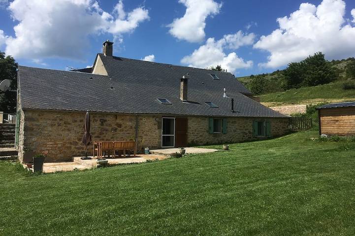 Location de vacances pour 6 personnes, avec Terrasse et Jardin à Montbrun