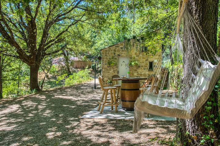 Cottage pour 4 personnes, avec jacuzzi ainsi que jardin et piscine à Méounes-lès-Montrieux