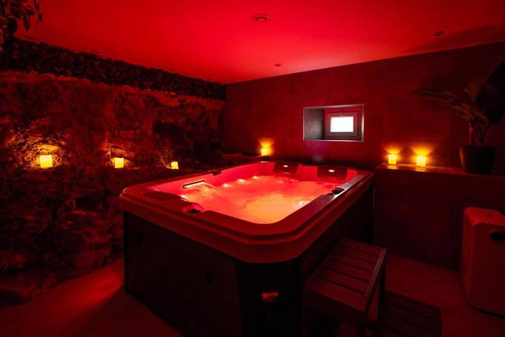 Chambre d’hôte pour 2 personnes, avec sauna ainsi que jacuzzi et terrasse à Nantes